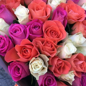 Букет ярких роз